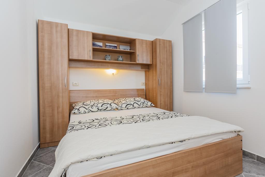 Apartments Viljac Trogir Oda fotoğraf