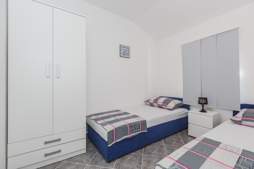 Apartments Viljac Trogir Oda fotoğraf