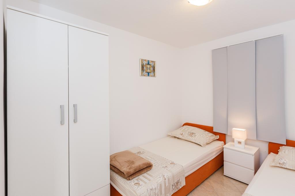 Apartments Viljac Trogir Oda fotoğraf